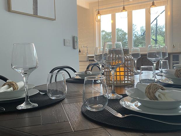 Photo 40 for Stylish Lakeside Cottage