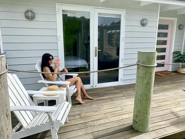 Photo 47 for Stylish Lakeside Cottage