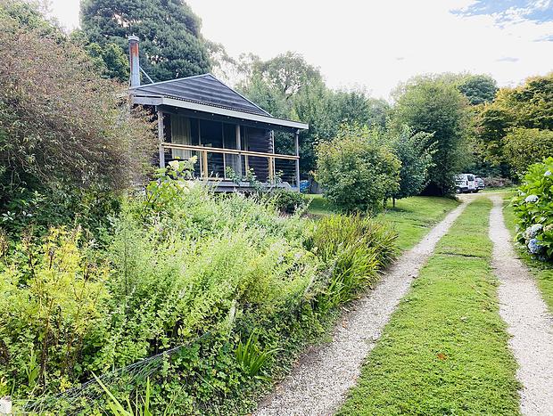 Photo 16 for Chic open plan 'Studio' with Otway and garden views
