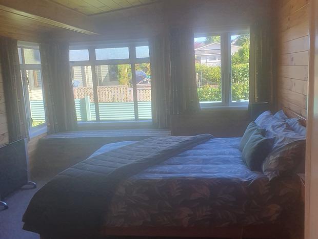 Photo 12 for Daydream House - sunrise & sunset views across lake