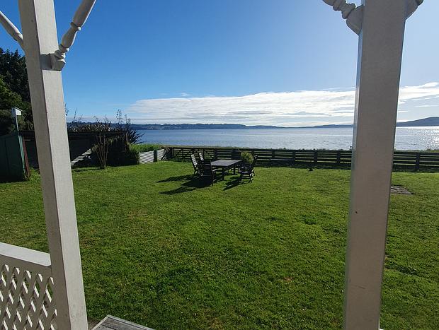 Photo 6 for Daydream House - sunrise & sunset views across lake