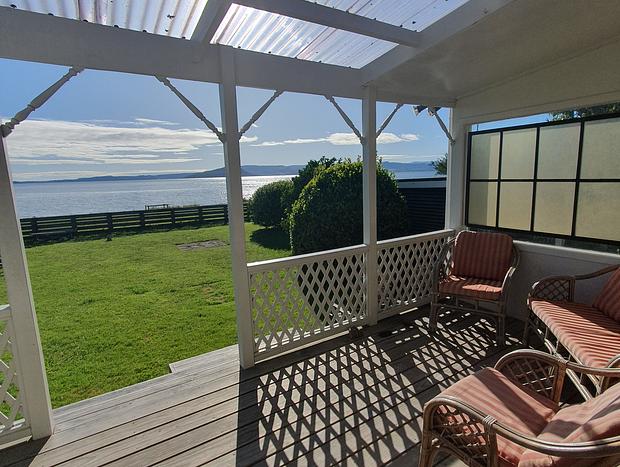 Photo 5 for Daydream House - sunrise & sunset views across lake