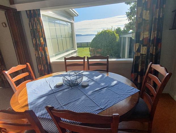 Photo 42 for Daydream House - sunrise & sunset views across lake