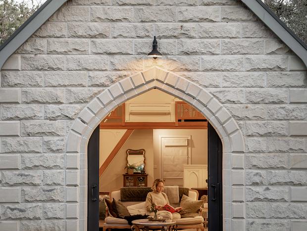 Photo 14 for Quaint stone cottage in the bush