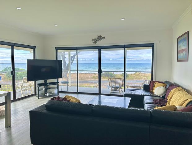 Photo 9 for Seaspray Beach House - Apollo Bay - Dog Friendly