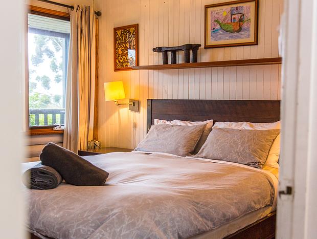 Photo 7 for Tree Top Lodge with Bay Views