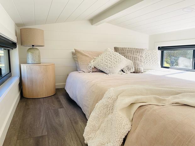 Photo 11 for Tiny House with big mountain views | Leith Hill ~ East Warburton