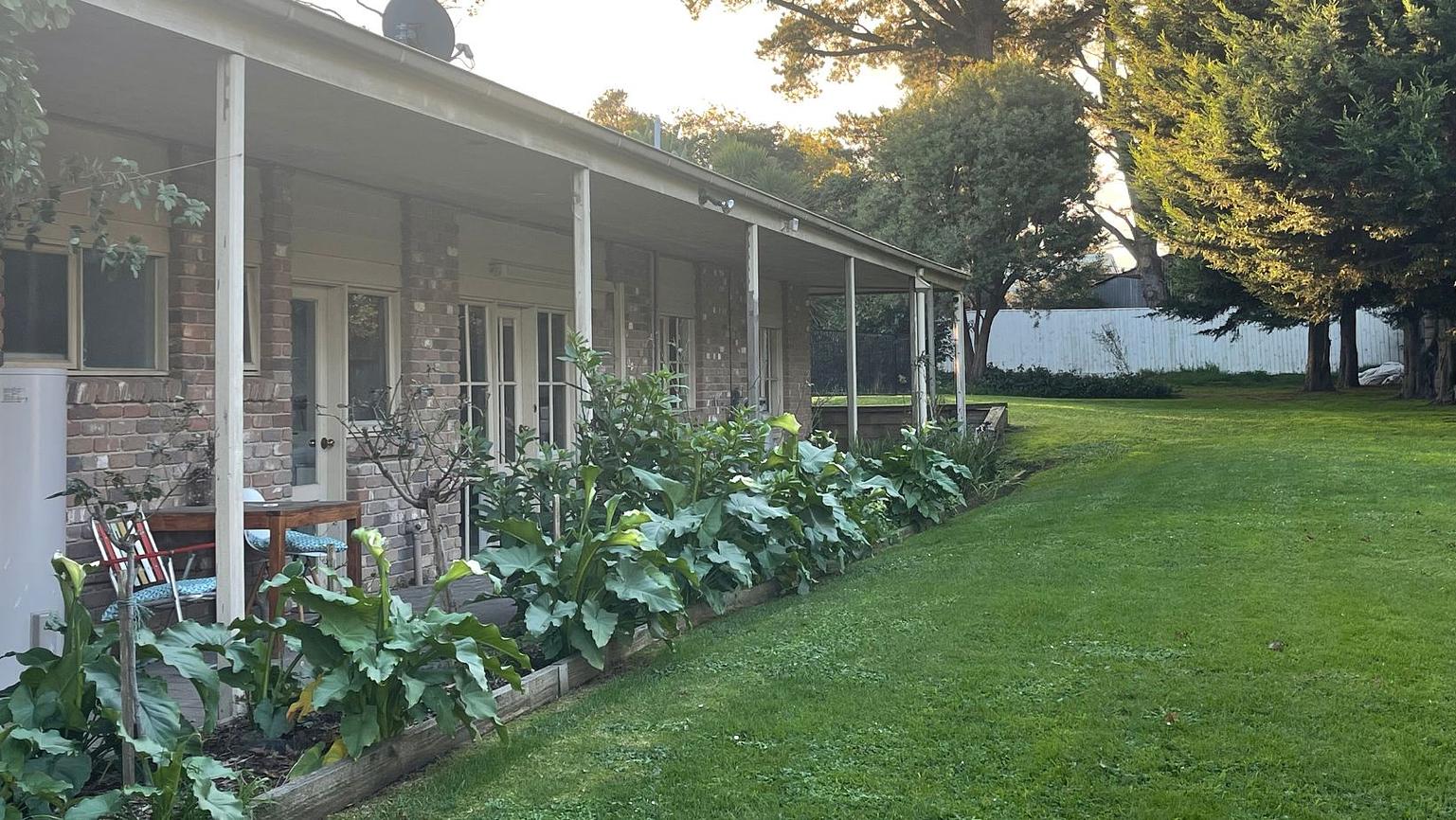 The Pig & Whistle Farm House House for Rent in Main Ridge, Mornington