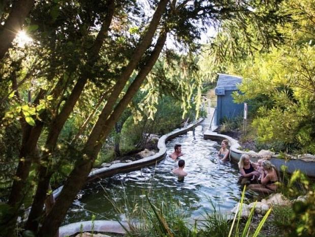 Photo 16 for Turquoise waters - Hot springs special!