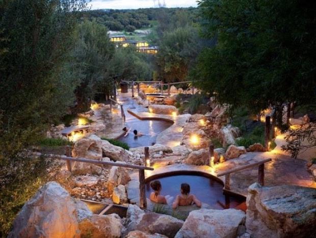Photo 17 for Turquoise waters - Hot springs special!