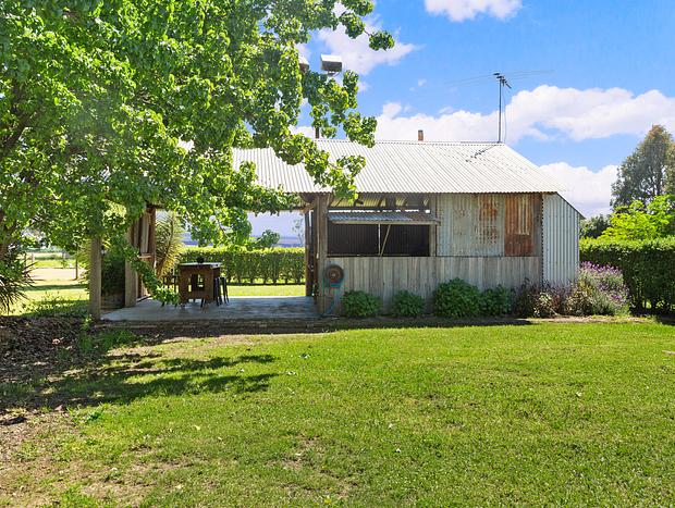 Photo 18 for Farm House at the Gateway to the King Valley