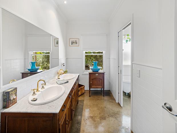 Photo 13 for Farm House at the Gateway to the King Valley