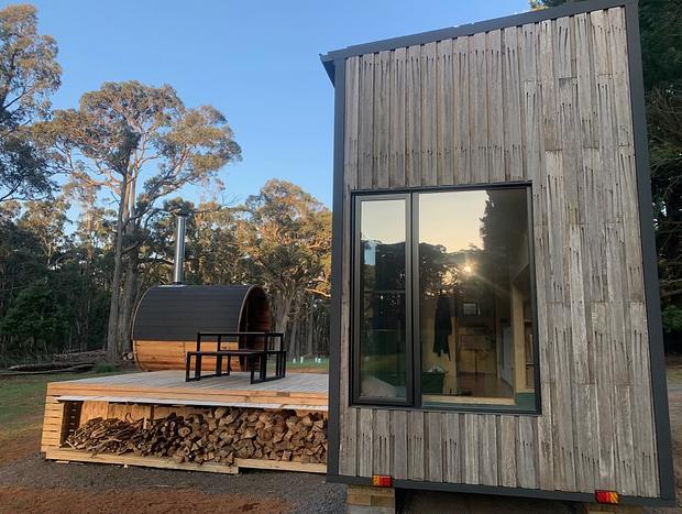 Photo 11 for Stylish Tiny Home in Trentham with a Luxurious Sauna!