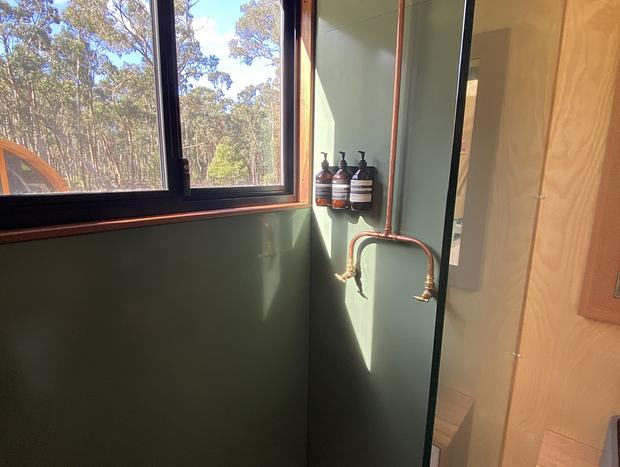 Photo 9 for Stylish Tiny Home in Trentham with a Luxurious Sauna!
