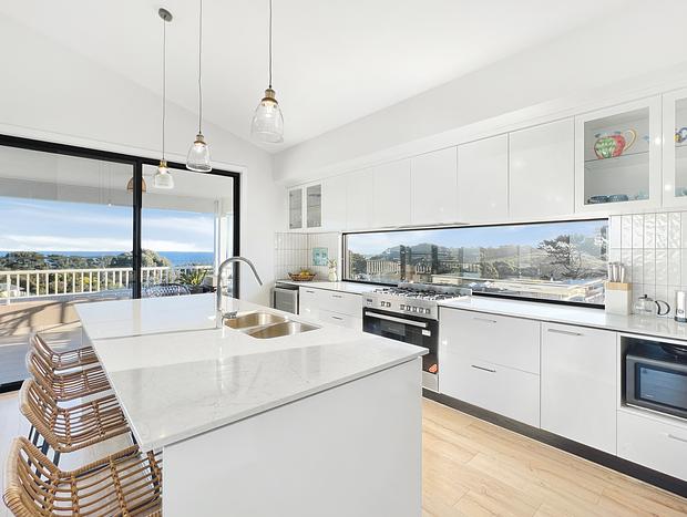 Photo 5 for Shelley Beach Retreat - Stay 3 Pay2 - Special Couples Rates Availiable