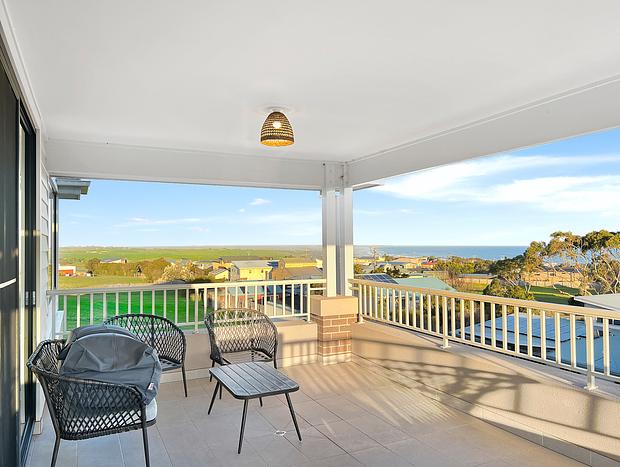 Photo 21 for Shelley Beach Retreat - Stay 3 Pay2 - Special Couples Rates Availiable
