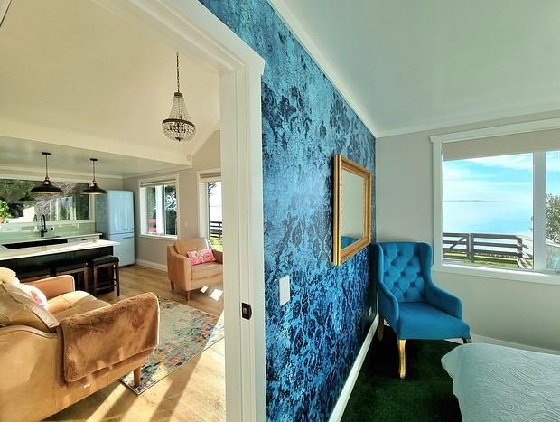 Photo 5 for Red Rock Cottage, beachfront luxury
