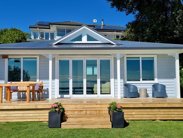 Photo 12 for Red Rock Cottage, beachfront luxury