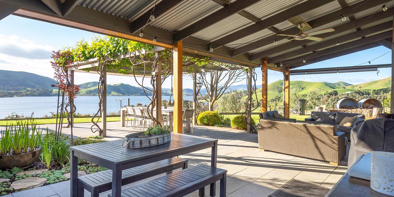 The Olive Grove Lake Eildon House for Rent in Bonnie Doon, High