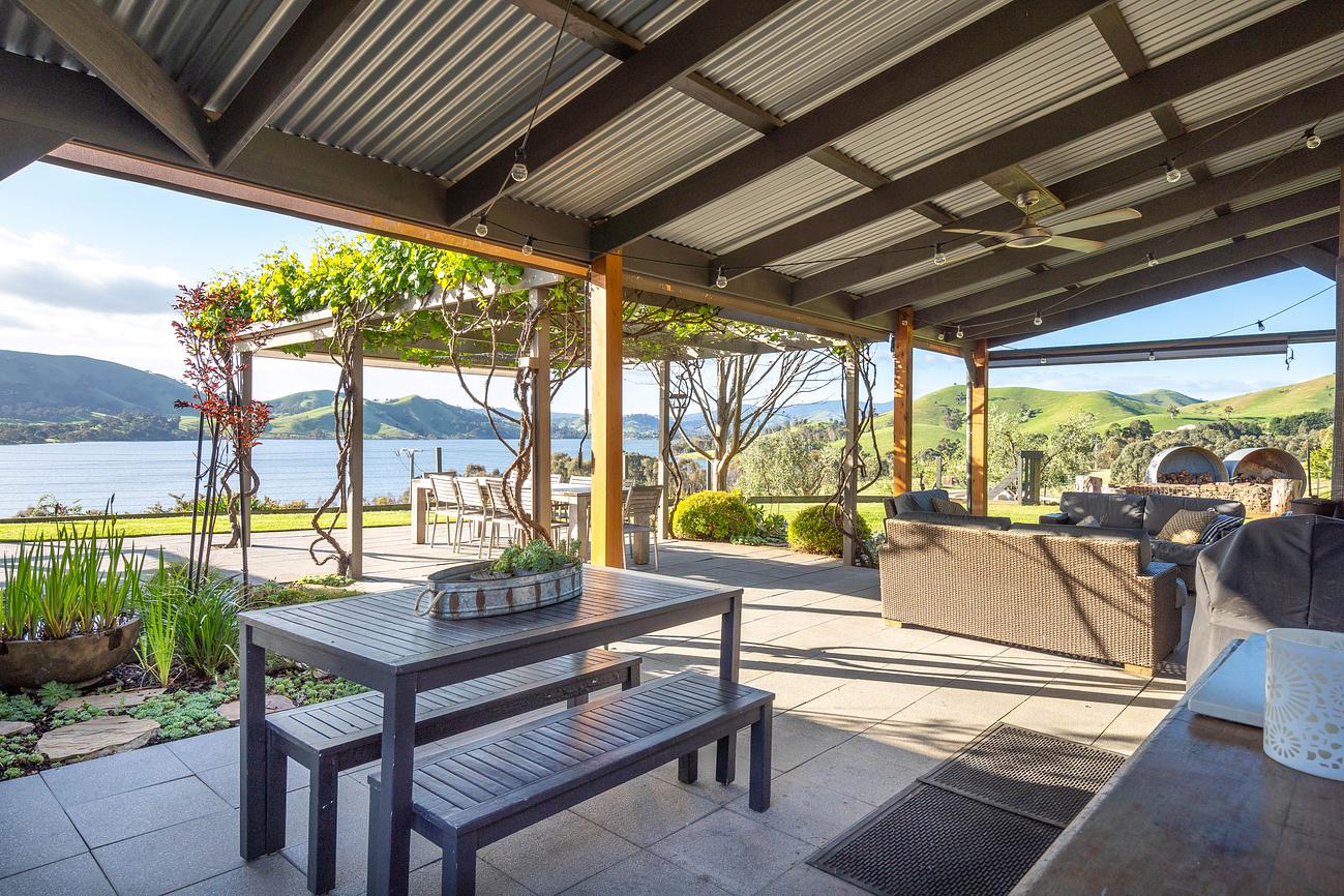 The Olive Grove Lake Eildon House for Rent in Bonnie Doon, High