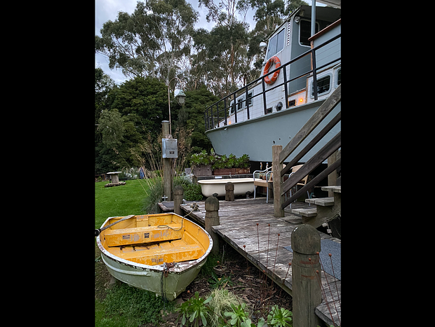Photo 13 for Red Hill Boat - Luxury Wartime Boat On Land