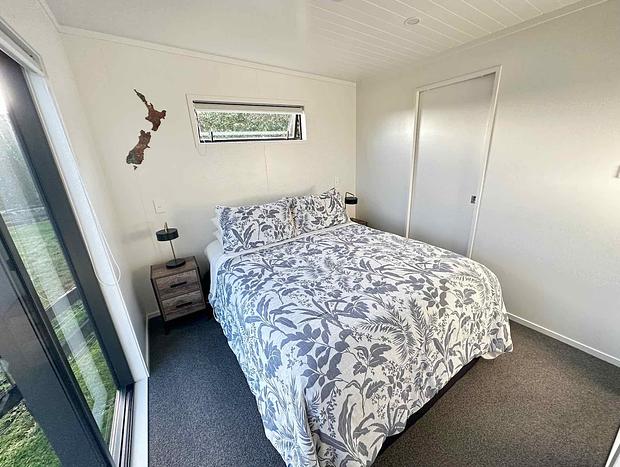 Photo 9 for Modern 2 Bedroom Cottage with Farm Views