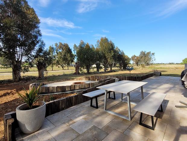 Photo 16 for The Vines - Wyuna: Luxury Church Retreat nr Echuca