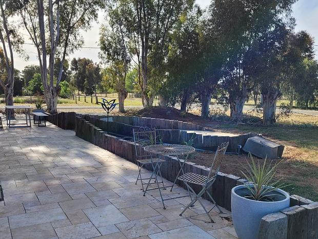 Photo 12 for The Vines - Wyuna: Luxury Church Retreat nr Echuca