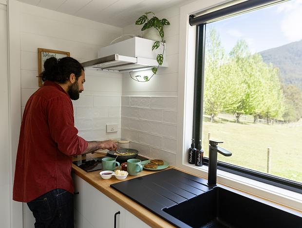 Photo 7 for Tiny House, Tremendous Views