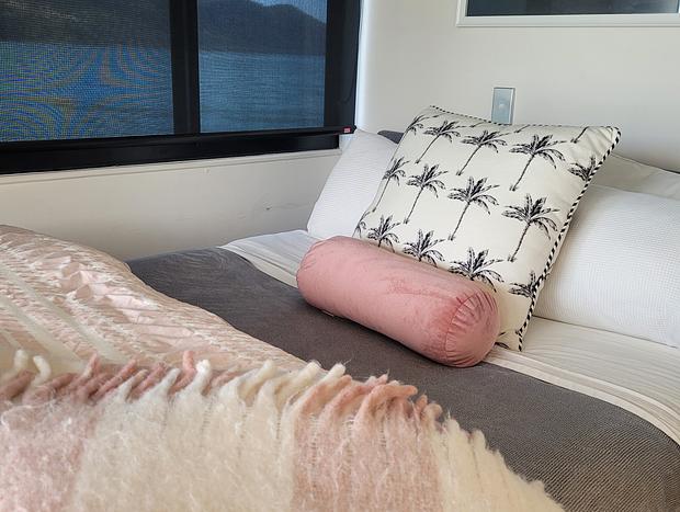 Photo 15 for Astoria Houseboat - Luxury Floating Apartment