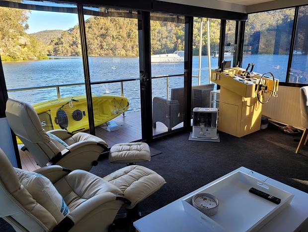 Photo 7 for Astoria Houseboat - Luxury Floating Apartment