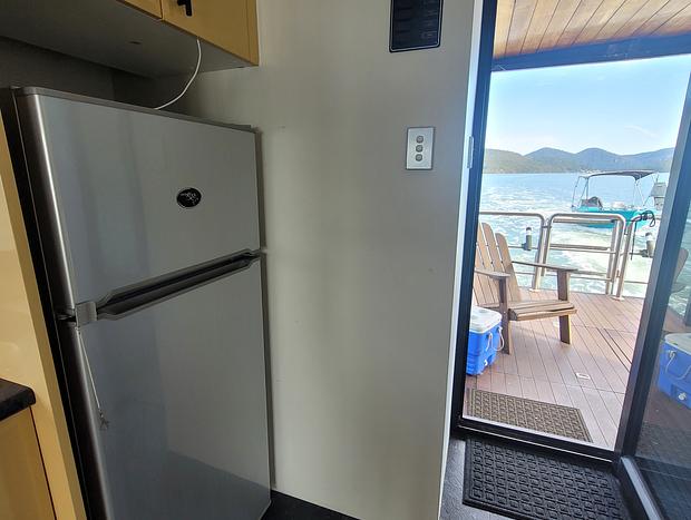 Photo 23 for Astoria Houseboat - Luxury Floating Apartment