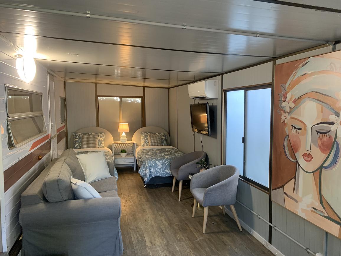 Eleanor the retro caravan Caravan for Rent in Rye, Mornington