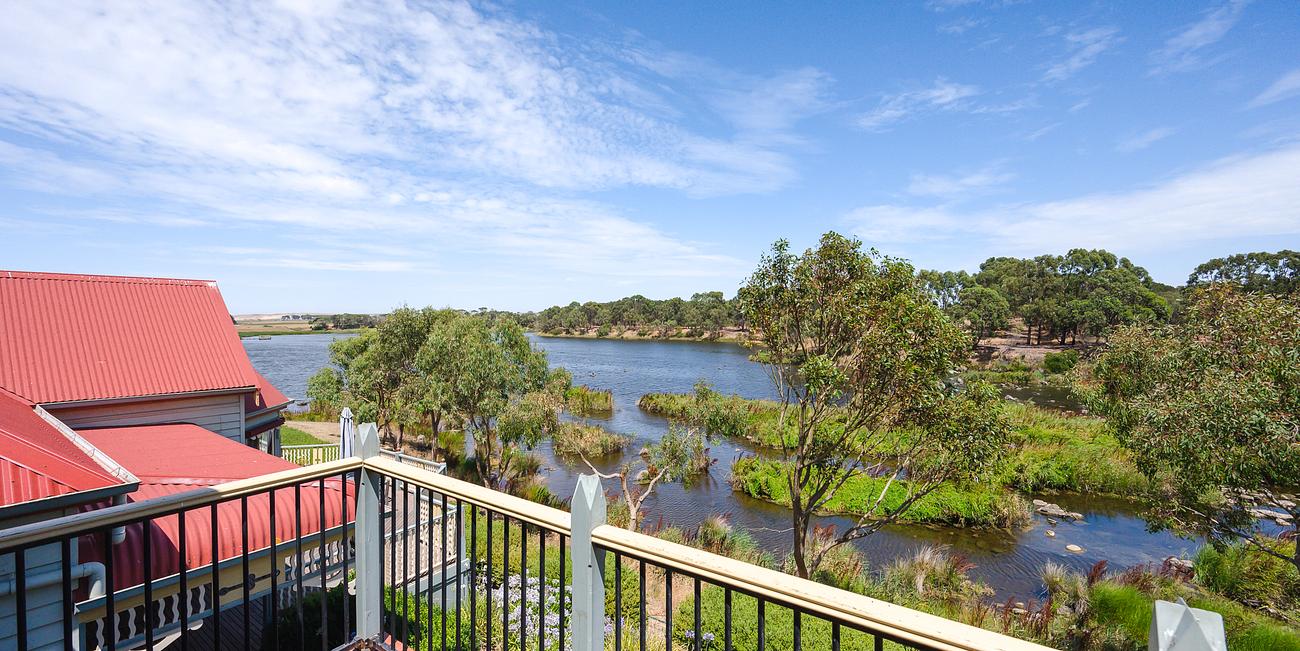 Stone Keepers Run Historic Riverfront Home House for Rent in