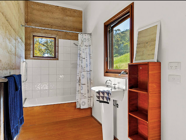 Photo 18 for Earthen home in Bonnie Doon, Australia