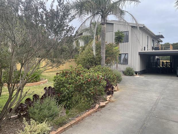 Photo 20 for Spacious Beach House With Bush And Ocean Views