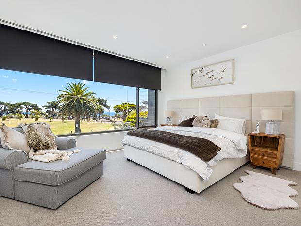 Photo 7 for The Penthouse - Mornington