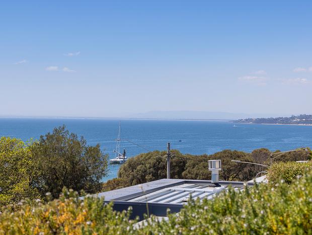 Photo 16 for The Penthouse - Mornington