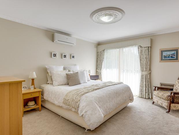 Photo 9 for Poolside Getaway - Dromana