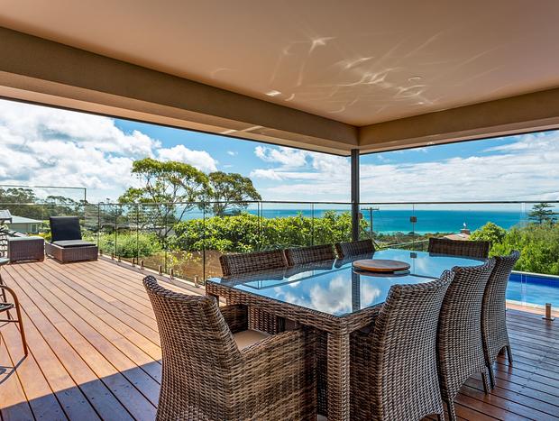Photo 5 for Poolside Getaway - Dromana