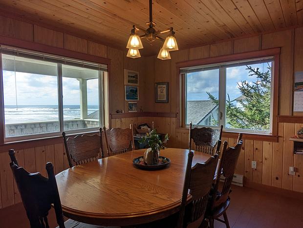 Photo 6 for Lighthouse Lookout virtually beach front at Heceta Beach