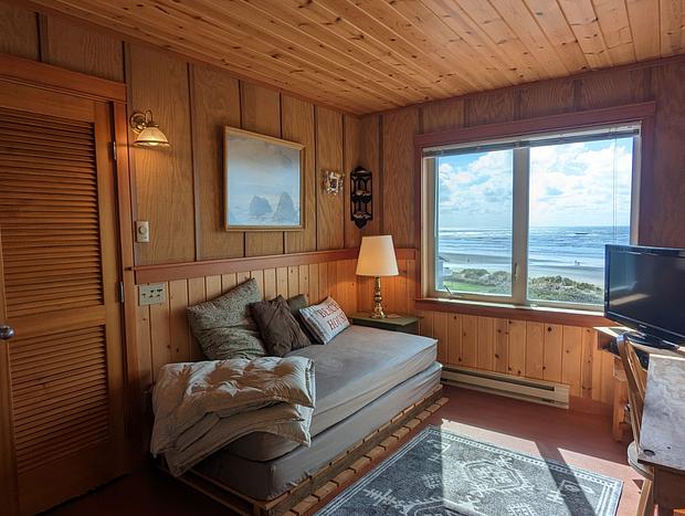 Photo 7 for Lighthouse Lookout virtually beach front at Heceta Beach