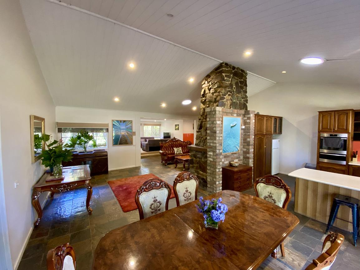 The Pig & Whistle Farm House House for Rent in Main Ridge, Mornington