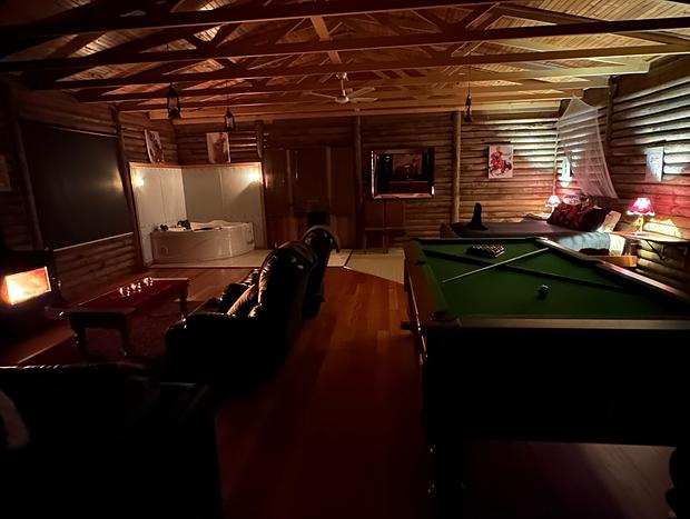 Photo 4 for Romantic Echo Ridge Spa Cabin