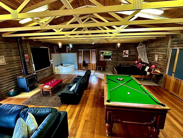 Photo 6 for Romantic Echo Ridge Spa Cabin