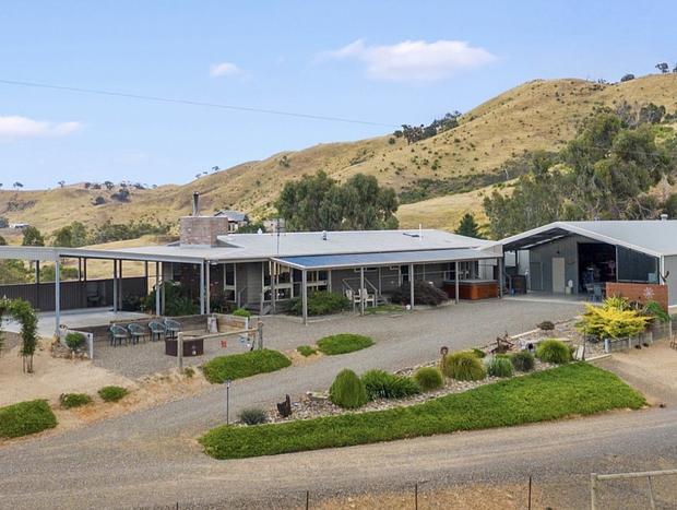 Photo 17 for Three Ways Lakeside Farm Stay