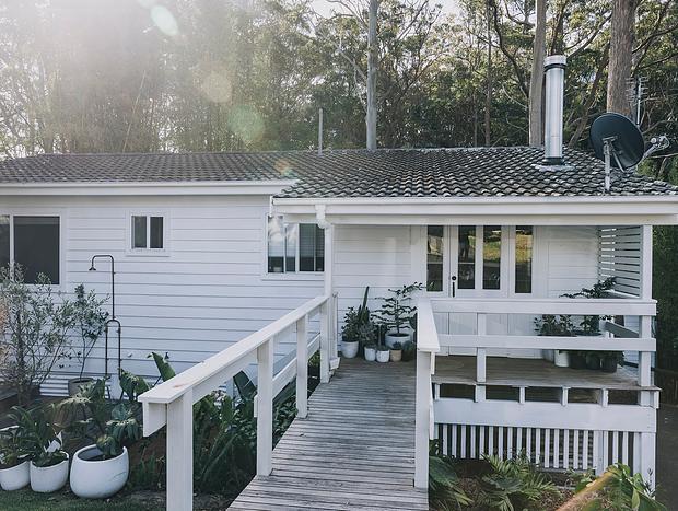 Photo 6 for The Palms - Weatherboard cottage amongst the palm trees