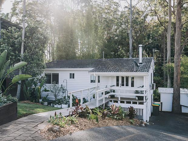 Photo 4 for The Palms - Weatherboard cottage amongst the palm trees