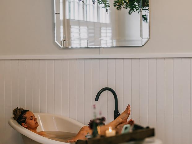 Photo 3 for Fireside bathing at Country Retreat