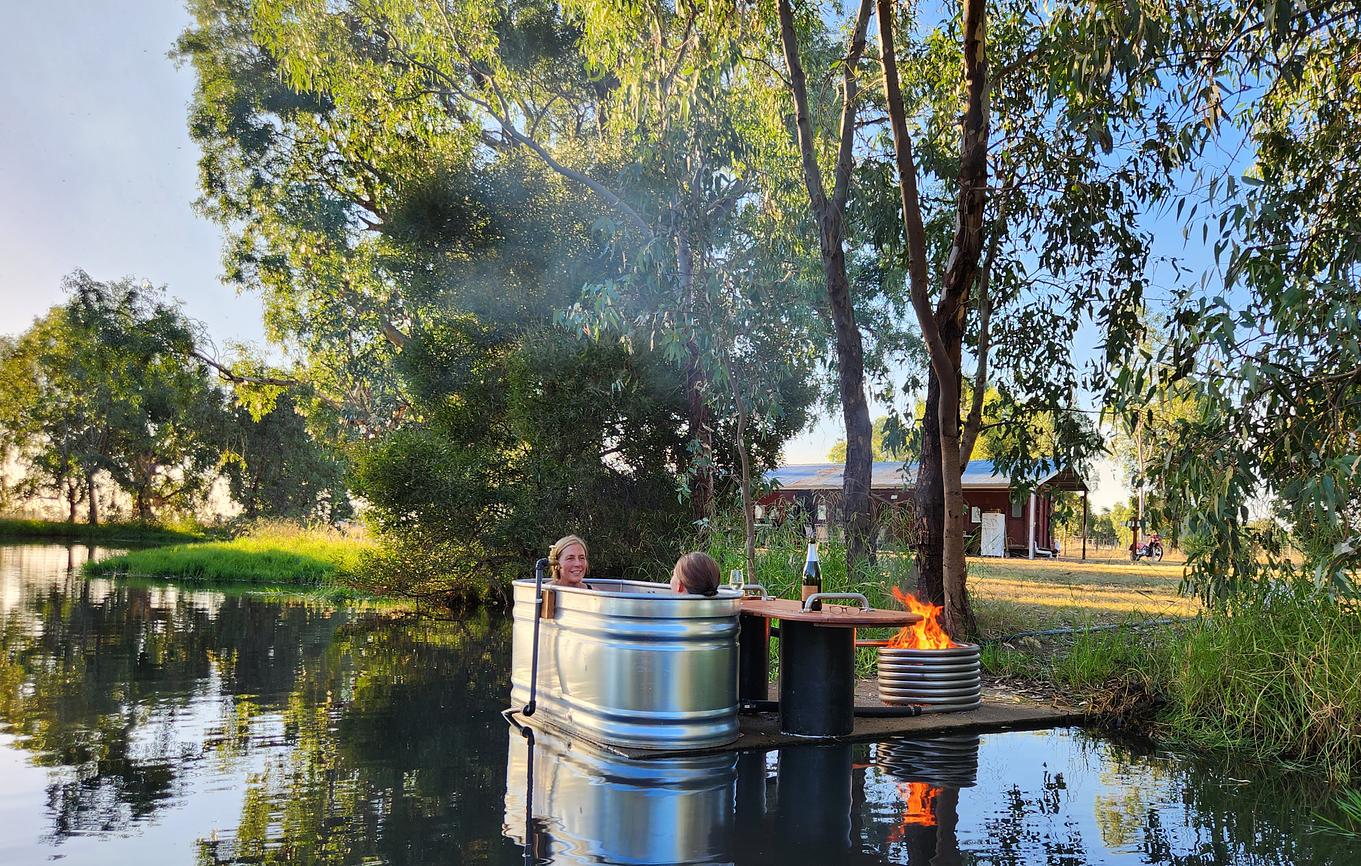 Carriages Waterfront Retreat Eco house for Rent in ECHUCA, Murray